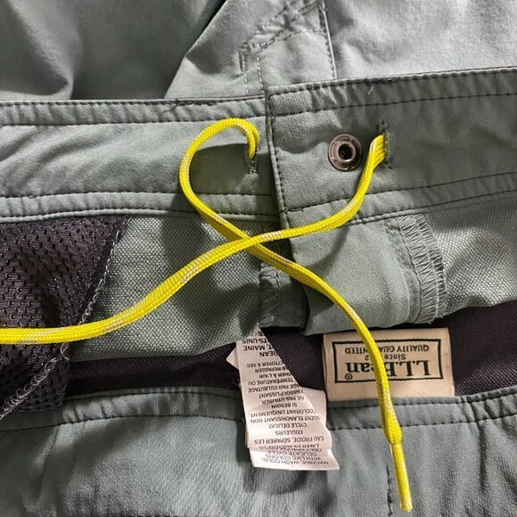L.L.‎ Bean Board Shorts Men's Size 38W Green Nylon Blend Paddle SW-1748 - Picture 12 of 12